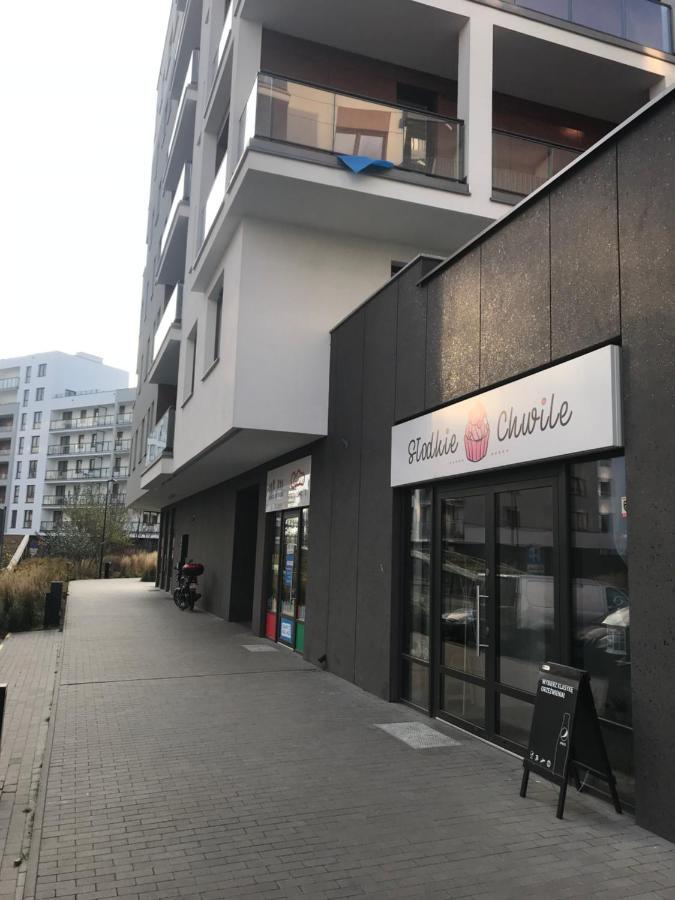 Warsaw - Aparts Lotnisko Okecie Apartment Bagian luar foto
